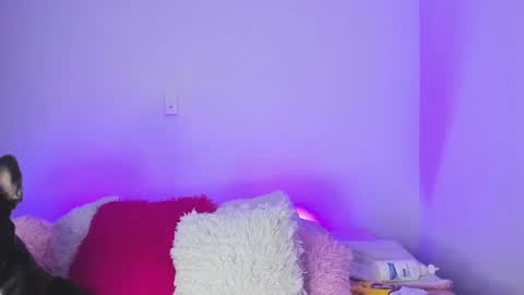Snapshot of melody__77 chatting on February 9, 1:44 am online show from February 9, 1:44 am