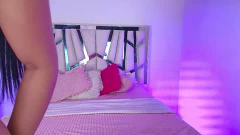 Snapshot of melody__77 chatting on November 3, 11:15 pm online show from November 3, 11:15 pm