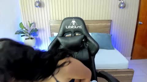 Melody  online show from January 8, 12:15 pm