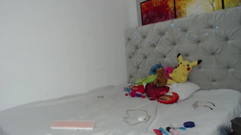 melody phillips online show from December 23, 8:22 am