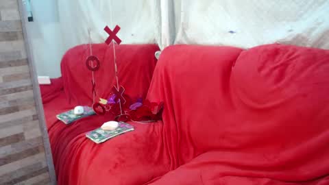 melody phillips online show from February 19, 1:40 am