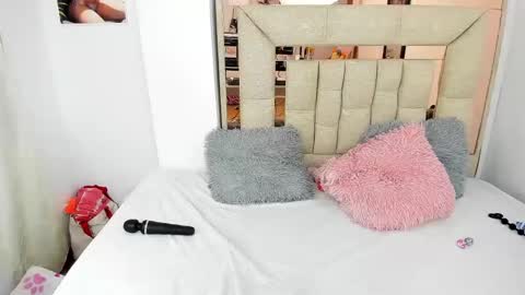 melody online show from January 6, 8:14 am