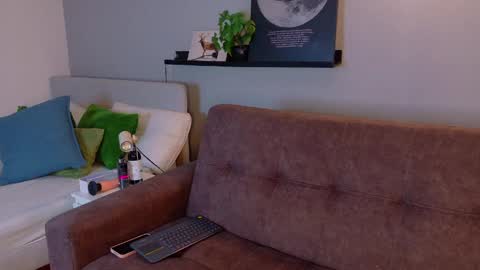 M E L O D Y  online show from April 4, 7:22 pm