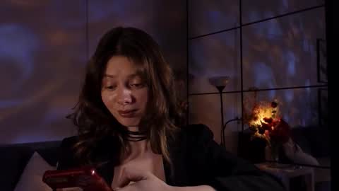 melody  online show from December 4, 3:10 pm