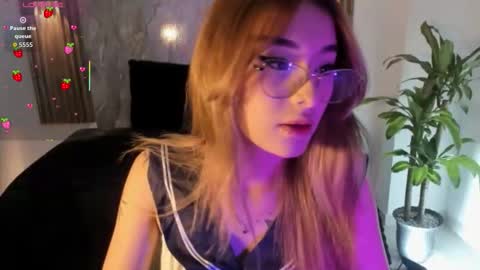 melodylanee online show from November 27, 11:01 am