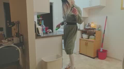 Melody online show from November 23, 8:30 pm