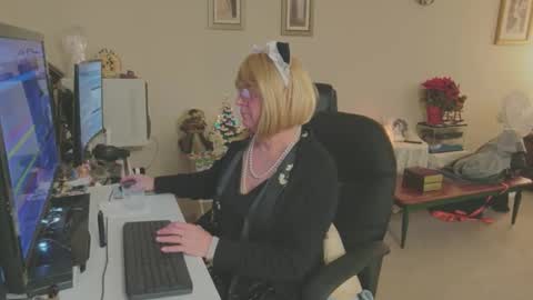 Melody online show from December 19, 5:09 pm