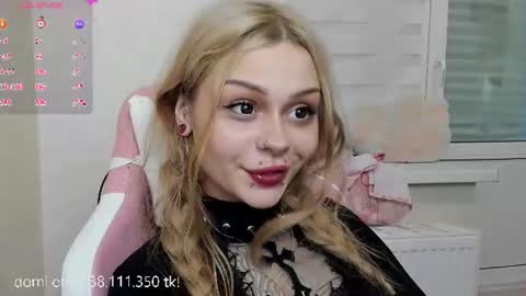 Snapshot of melonipinkbb chatting on July 3, 6:03 pm MELONI online show from July 3, 6:03 pm