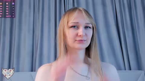 Snapshot of memento_mary chatting on February 7, 4:03 pm The princess of your dreams online show from February 7, 4:03 pm