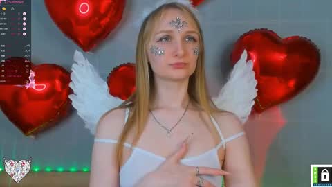 Snapshot of memento_mary chatting on February 14, 6:29 pm The princess of your dreams online show from February 14, 6:29 pm