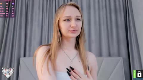 Snapshot of memento_mary chatting on March 9, 2:43 pm The princess of your dreams online show from March 9, 2:43 pm