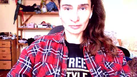 Snapshot of memorningdew chatting on November 11, 6:57 am Yummygirl online show from November 11, 6:57 am