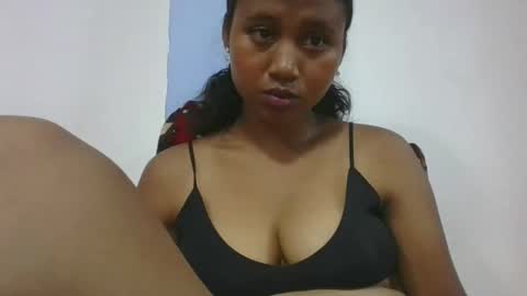 mendrika718601 online show from March 5, 6:26 pm