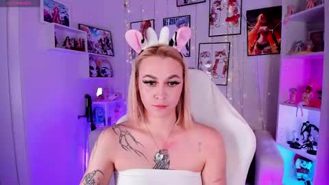 your kitty Amanda online show from September 9, 5:56 pm