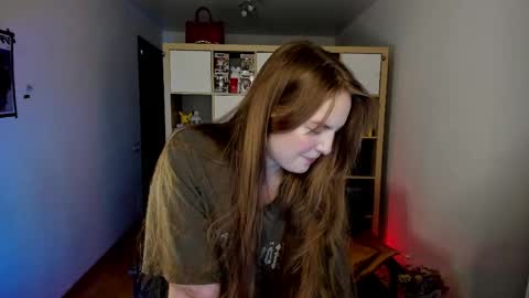 Flora  Next stream November 17th at 6  GMT online show from April 10, 4:39 am