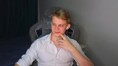 Mickey online show from February 26, 7:13 pm