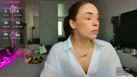 Snapshot of meow_moore chatting on May 19, 4:41 am Megan online show from May 19, 4:41 am
