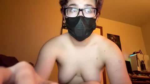 Snapshot of meowitsblake chatting on November 12, 10:48 am meowitsblake online show from November 12, 10:48 am