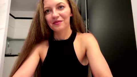 Snapshot of meowmariana chatting on August 9, 6:24 pm Mary online show from August 9, 6:24 pm