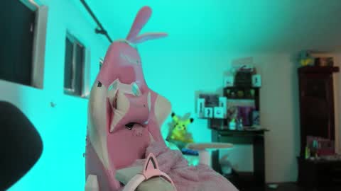 Snapshot of meowmelf chatting on December 5, 3:30 pm meowmelf online show from December 5, 3:30 pm