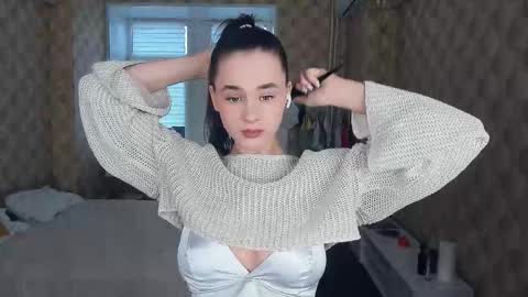 Snapshot of meoww_meows chatting on October 19, 9:21 am Julie online show from October 19, 9:21 am