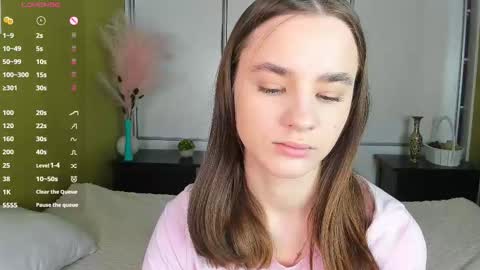 Julie online show from March 29, 10:15 am