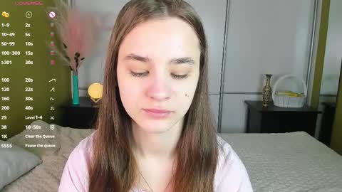 Julie online show from March 31, 10:04 am