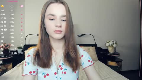 Julie online show from April 14, 7:25 am