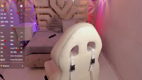 Snapshot of meraki_fraise chatting on January 22, 11:53 pm online show from January 22, 11:53 pm