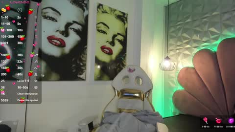 Snapshot of meraki_fraise chatting on January 31, 7:18 pm online show from January 31, 7:18 pm