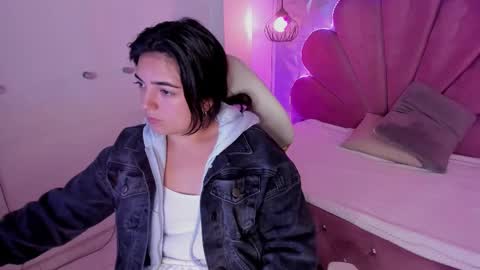 Snapshot of meraki_fraise chatting on February 22, 7:14 pm online show from February 22, 7:14 pm