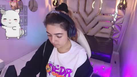 Snapshot of meraki_fraise chatting on September 12, 7:47 pm online show from September 12, 7:47 pm