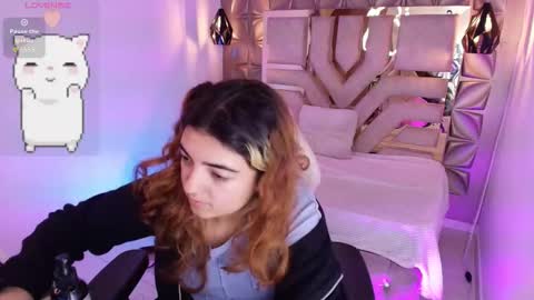 Snapshot of meraki_fraise chatting on September 17, 8:10 pm online show from September 17, 8:10 pm