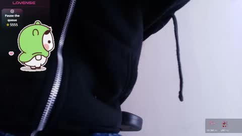 Snapshot of meraki_fraise chatting on October 5, 6:50 pm online show from October 5, 6:50 pm