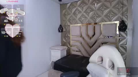    online show from November 3, 7:37 pm