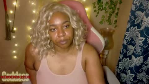 Snapshot of mercedesredd chatting on July 5, 4:58 pm Mercedes Redd online show from July 5, 4:58 pm