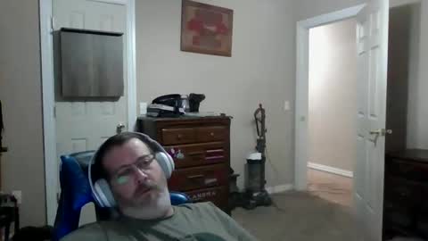 Snapshot of mercer1977 chatting on November 9, 1:31 pm mercer1977 online show from November 9, 1:31 pm