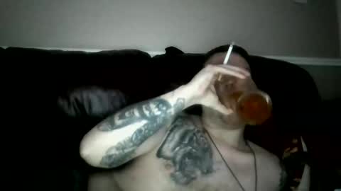 Snapshot of mercher627021 chatting on June 5, 10:04 pm ezio online show from June 5, 10:04 pm