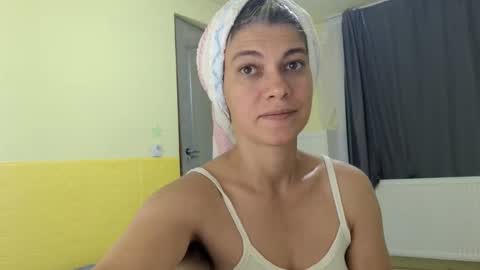 Snapshot of merciylove chatting on September 24, 2:20 pm Miss Helena online show from September 24, 2:20 pm