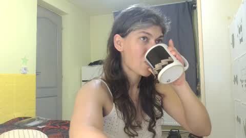 Snapshot of merciylove chatting on April 3, 6:39 pm Miss Helena online show from April 3, 6:39 pm