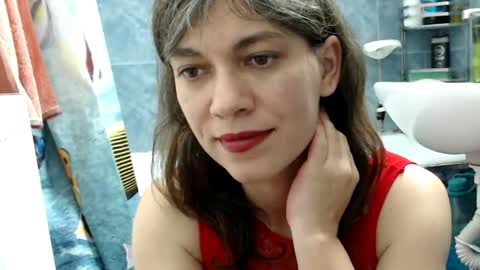 Snapshot of merciylove chatting on April 19, 4:39 pm Miss Helena online show from April 19, 4:39 pm