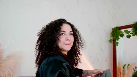 Snapshot of merida_bell18 chatting on February 3, 12:31 am Merida Bell online show from February 3, 12:31 am