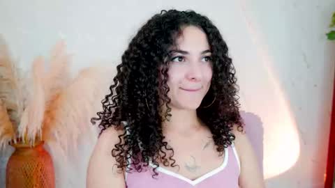 Snapshot of merida_bell18 chatting on February 9, 9:30 pm Merida Bell online show from February 9, 9:30 pm
