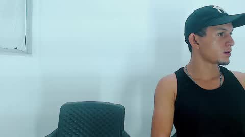 Snapshot of meridandwither chatting on March 9, 10:41 am MeridandWither online show from March 9, 10:41 am