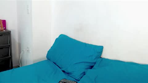 Snapshot of meridandwither chatting on October 21, 1:01 pm MeridandWither online show from October 21, 1:01 pm