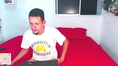 Snapshot of meridandwither chatting on December 5, 10:35 am MeridandWither online show from December 5, 10:35 am