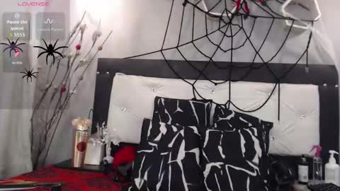 Snapshot of meriiiidaa chatting on October 24, 4:20 am meriiiidaa online show from October 24, 4:20 am