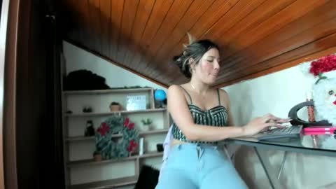 Merlina online show from December 9, 11:45 pm