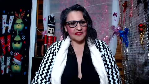 Snapshot of merlyna_goldens chatting on December 22, 7:00 am My next birthday is December 11th. online show from December 22, 7:00 am