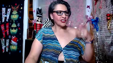 Snapshot of merlyna_goldens chatting on December 24, 6:33 am My next birthday is December 11th. online show from December 24, 6:33 am